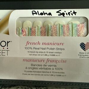 Color Street Aloha Spirit Press-On Nails